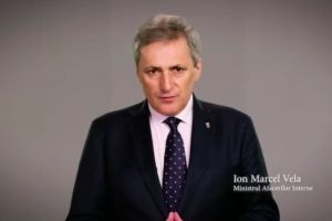 VIDEO: Vela şi Arafat îndeamnă oamenii să stea acasă, într-un clip în care apar alături de vedete