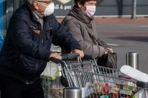 Măsuri noi anti Covid-19 în magazinele din Mureş!