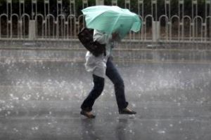 Vreme rea în toatî ţara. Se anunţă ploi şi temperaturi scăzute