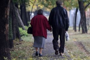 Adoptă un bătrân la Timişoara, pe pandemia de coronavirus! Peste 500 de vârstnici ajutaţi de primărie într-o săptămână