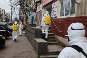 A început dezinfecţia în scările de bloc