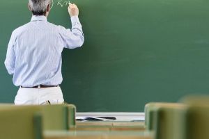 Profesor condamnat la închisoare cu suspendare pentru purtare abuzivă
