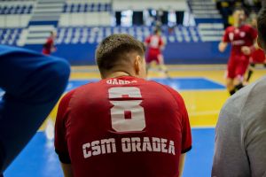 Handbaliştii de la CSM Oradea se pregătesc acasă şi sunt sceptici în ce priveşte reluarea campionatului