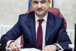 Primarul Mihai Chirica îşi donează întreg salariu pe luna martie