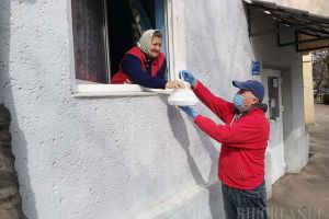 Nu sunteţi singuri! Primăria Oradea asistă peste 20.000 de persoane vârstnice, aflate fără ajutor acasă