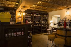 #oradeservicii Un pahar de vin bun la tine în sufragerie? Wine Not?