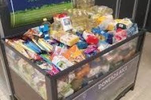 Acţiune de strângere de alimente de bază pentru cei care suferă de foame!