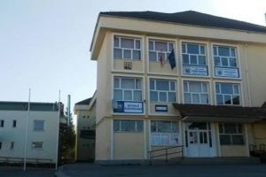 Spital de campanie în Sala de sport a Liceului „George Moroianu”  din Săcele