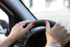 De toată jena! Șoferiţă din Botoşani, la volan beată şi cu permisul suspendat. A primit şi o amendă usturătoare