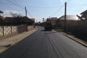 Au fost finalizate lucrările de asfaltare pe drumul judeţean 108C Gârbău – Aghireşu – Leghia