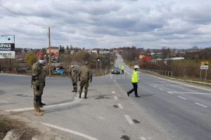 Cine poate circula în şi în afara zonei de carantină şi în ce condiţii