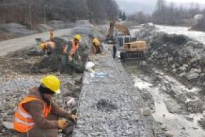 Maramures: Au început lucrările de reabilitare la DJ 187, pe Valea Ruscovei