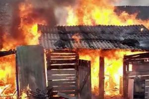 Jocul cu focul este periculos! Un copil de cinci ani din Bihor a dat foc unei magazii (FOTO / VIDEO)