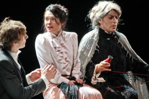 Teatrul Naţional din Timişoara dă startul lunii aprilie cu o nouă „Întâlnire la voi acasă”