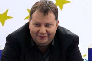 Ministrul Energiei, Toma Petcu, la Alba Iulia: Problema lipsei gazului din Apuseni şi zonele rurale ar putea fi rezolvată. Am gândit o strategie împreună cu Transgaz, de modernizare şi extindere a reţelelor de gaze în aceste comunităţi