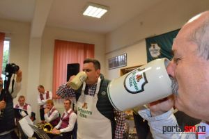 FOTO&VIDEO. A început Sathmarer Oktoberfest. Cum se dă cep la butoiul cu bere