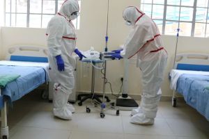 Cine poate caza medici şi asistente din Oradea implicate în tratarea pacienţilor infectaţi cu coronavirus? Prefectura Bihor aşteaptă oferte