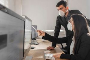 În şomaj tehnic: Peste 150 de firme din Bihor, cu peste 1.400 de angajaţi, au cerut în prima zi sprijin pentru plata salariilor
