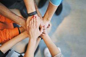 Campanie pentru bătrânii şi familiile nevoiaşe din Satu Mare! Iniţiativa unei agenţii imobiliare