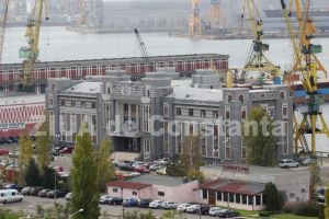 O societate din Galati va elabora studiul de fezabilitate pentru drumul ocolitor la Poarta nr. 2 din Portul Midia (document) 
