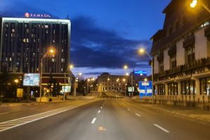 FOTO: Sibiul, la ceas de seară – Sibienii stau în case, străzile sunt goale