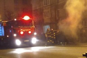 Maşină distrusă de flăcări, în zona Stadionului Dan Păltinişanu din Timişoara