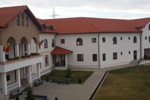 Sprijin din partea Arhiepiscopiei Ortodoxe de Alba Iulia pentru cei din linia întâi. Căminul bisericesc “Peregrinus” – pus la dispoziţia cadrelor medicale de la Spitalul Judeţean de Urgenţă Alba Iulia