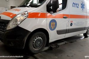 Toţi angajaţii din sănătate îşi schimbă gratuit anvelopele. Apreciem.ro a demarat o campanie unică