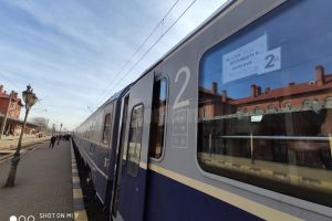 Trenurile dinspre Capitală circulă doar până la Paşcani. ...