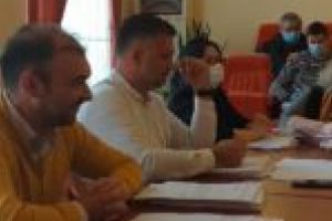 Prefectul judeţului Caraş-Severin solicită deschiderea pieţelor din Caransebeş şi Bocşa