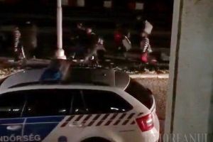 În cârd la Vama Borş: Un grup de 27 de bihoreni au trecut, miercuri noaptea, pe jos, graniţa în România (VIDEO)