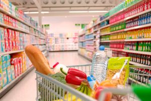 Studiu: România are capacităţi de producţie care ar putea asigura în întregime necesarul de alimente al populaţiei
