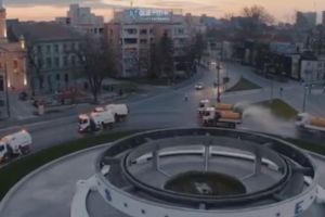 Video spectacol de la Nicolae Robu cu dezinfecţia străzilor. S-au spălat, de fapt, sub 10% din străzile din Timişoara