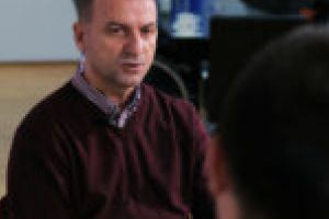 „Suntem total expuşi îmbolnăvirii! Combinezoanele de care vorbeşte managerul nu există în nicio magazie!”