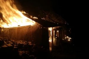 Incendiu la o casă în Bartolomeu