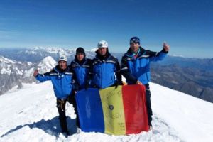 Misiune îndeplinită pentru cei patru jandarmi montani care au escaladat vârful Mont Blanc