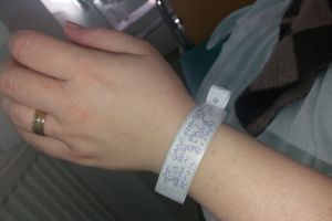 Dramatic! Povestea tinerei din Botoşani care şi-a pierdut soţul într-un accident, iar la o lună a născut gemeni. „La priveghi, am ales numele copiilor”
