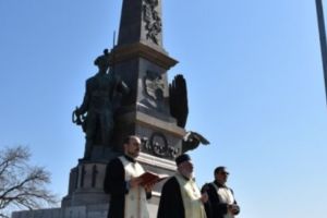Episcopul Visarion i-a binecuvantat pe tulceni din cel mai inalt punct al orasului (galerie foto)