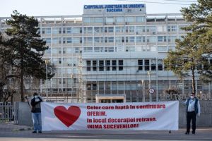 Inima sucevenilor, în locul decoraţiei retrase de Iohannis spitalului din Suceava