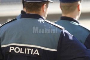 Un mopedist beat şi fără permis a ajuns în şanţ. ...