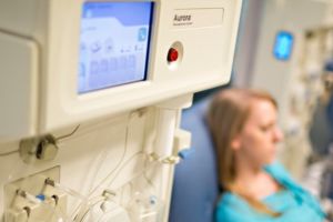 Românii infectaţi cu SARS-COV2 vor urma tratamentul cu plasmă umană hiperimună