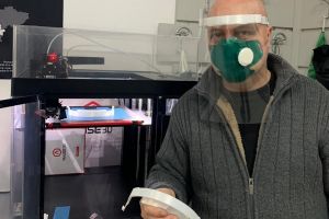 Un nou parteneriat între CJ Galaţi şi Universitatea de stat pentru producerea de măşti şi viziere