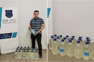 FOTO. Europol Satu Mare a achiziţionat 100 de litri de igienizant pentru poliţiştii din prima linie
