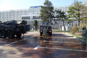 Peste 70 de militari au venit să ajute la dezinfecţia Sucevei