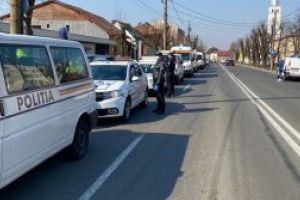Cadrele medicale din Baia Mare aplaudate şi încurajate de structurile MAI, DSP şi Prefectura Maramureş (FOTO)