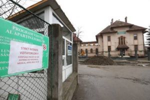 Primarul din Sacoşu Turcesc a fost depistat cu COVID-19 şi internat la Victor Babeş, alături de trei membri ai familiei