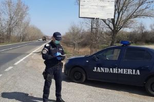 Prins la cumpărături, deşi trebuia să stea în carantină