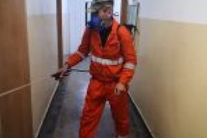 SC Salubritate Craiova SRL: A fost sistată activitatea de dezinfecţie a scărilor de bloc din Craiova
