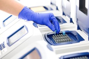 Spitalul Judeţean ”Mavromati” a primit încă un aparat de testare pentru coronavirus