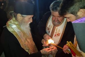 Soluţia găsită într-o comună din Botoşani pentru ca toţi locuitorii să primească Lumina Sfântă în noaptea de Înviere